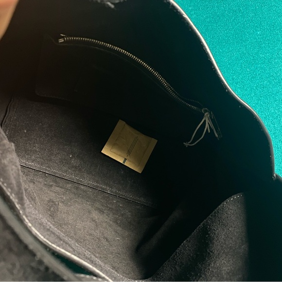 Reformation Small Vittoria Tote - Picture 6 of 9